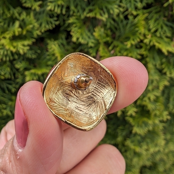 Vintage Estate Hot Pink Gold Square Diamond Barbiecore Stud Pierced Earrings - Picture 3 of 4